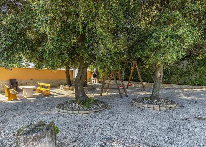 Mobile Superior-11 By Interhome Пула